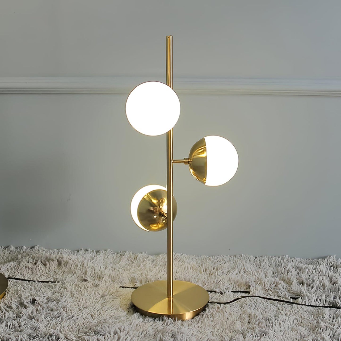 Veluna LED Floor Lamp – Retro Elegant Lighting for Modern Interiors
