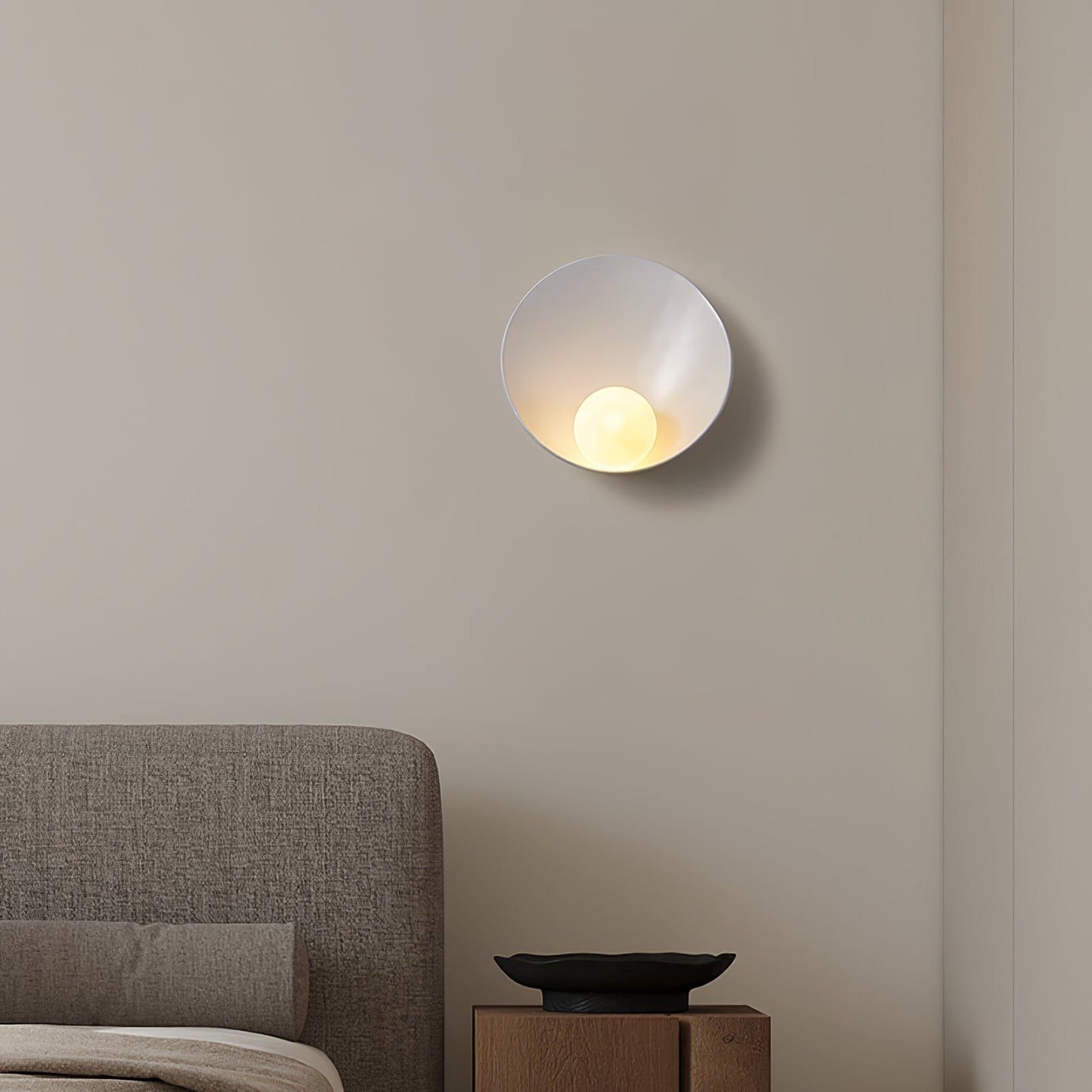 Solura Round – Elegant Scandinavian Wall Lamp for Ambient Living