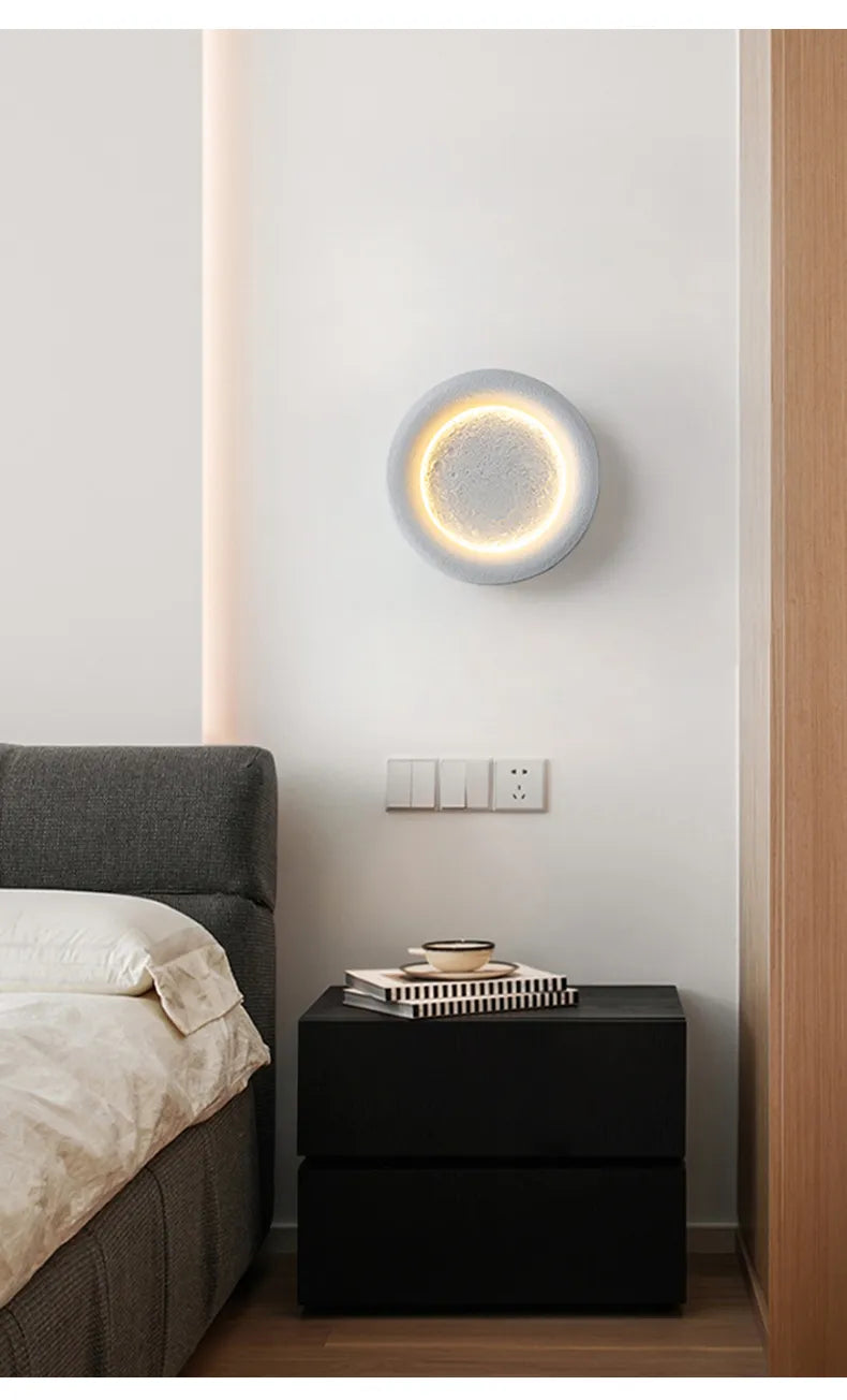 SeleneGlow – Artistic Lunar Wall Lamp for Ambient Interiors