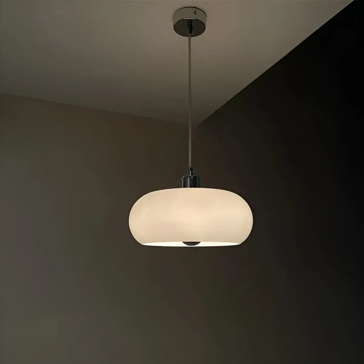 LumiVerre Pendant Lamp – Retro Nordic Elegance in Modern Form